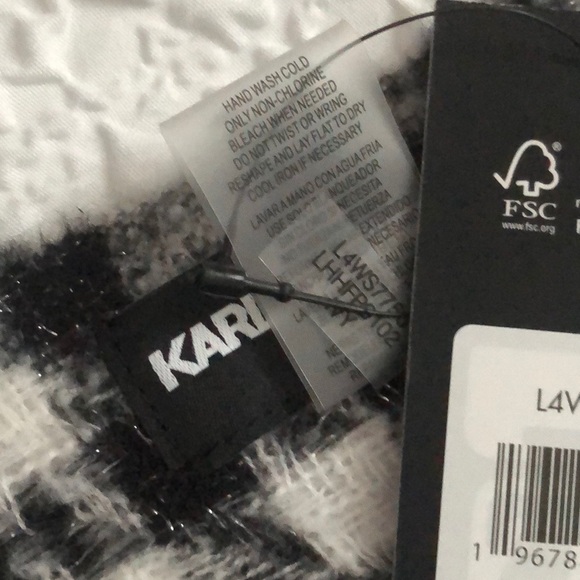 Karl Lagerfeld Black & White Plaid Rectangular Scarf Eiffel Tower Patch NWT - Picture 8 of 16